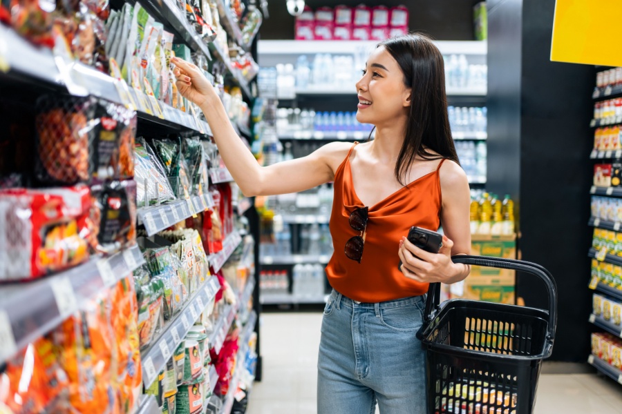 woman shopping for groceries